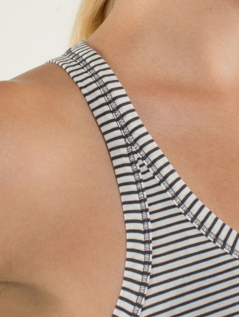 Lululemon Modern Racerback - Picture 4 of 10
